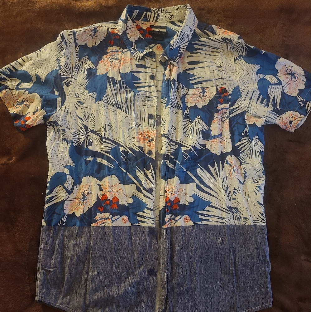 O’Neill Floral Chambray Button Down Shirt | Tailored Fit | Blue/White | Medium